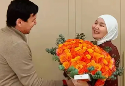 Қазақстандық әнші Абай Бегей сегізінші рет әке атанды