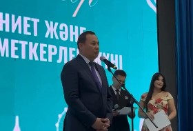 ​ШЫМКЕНТ: МӘДЕНИЕТ ЖӘНЕ ӨНЕР САЛАСЫ ҚЫЗМЕТКЕРЛЕРІНЕ ҚҰРМЕТ КӨРСЕТІЛДІ