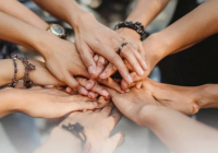 "Жақсылыққа жұмылған күш": Аида Балаева волонтерлерді мерекемен құттықтады