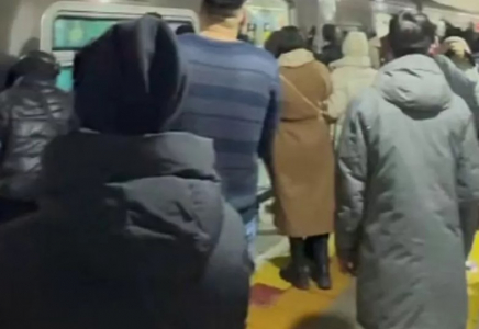 Алматыда ер адам метро рельсіне құлап кетіп, қаза тапты