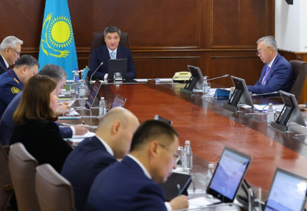 Олжас БекПрезиденттің «Таза Қазақстан» экологиялық акциясы аясында берген тапсырмаларын жүзеге асыру мәселелері жөнінде кеңес өткізді