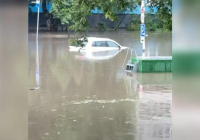 Мәскеудегі нөсер жауын көшелерді шайып, көліктерді зақымдады (ВИДЕО)