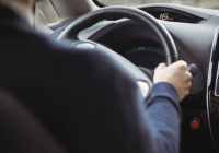 "Белгілері бар көлік мінбейді": Алматылық полицейлер енді жүргізушілерді жасырын бақылайды