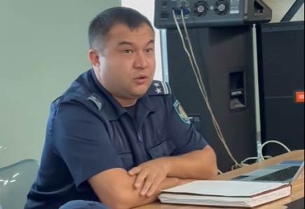 ​Шымкентте полицейлер оқушылармен профилактикалық кездесу өткізді
