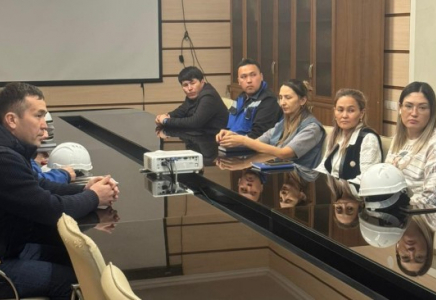 ШЫМКЕНТ: ​Жаңа Конституция баптары еңбек ұжымдарында түсіндірілуде