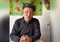 «Жалаңаяқ қарға тұрғызып, велосипедімді сындырып кетті»: Жетісуда зейнеткер туған ұлдарынан адам сенгісіз қорлық көрген (ВИДЕО)