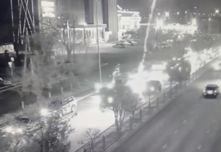 Шымкентте жол үстінде отшашу атқан жігіттер ұсталды (видео)