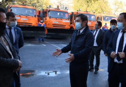 ШЫМКЕНТ: Қала әкімі аудандардың қысқа дайындығын тексерді