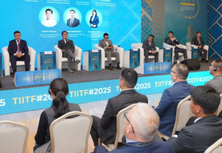 «Түркістанның дамуындағы цифрлық трансформация мен жасанды интеллект» тақырыбында панельдік сессия өтті