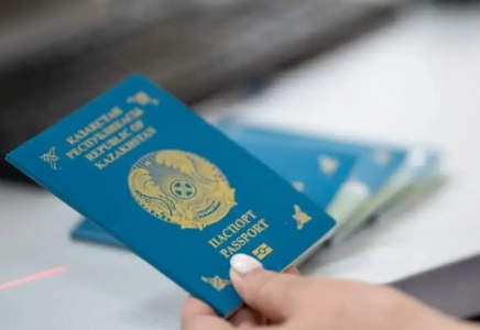 Төлқұжаты өзінде, бірақ шекара жүйесінде «жоғалған» деп тұр: Алматыдан ұшқалы тұрған әйел ыңғайсыз жағдайға тап болды