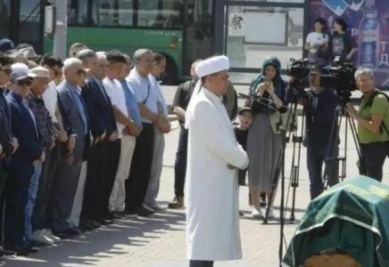 Алматыда Мұрат Әуезовпен қоштасу рәсімі өтті