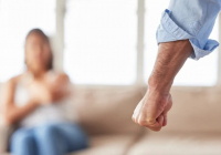 Темірмен ұрып, үстіне ыстық су құйған: Қарағандыда дәрігерлер жас келіншектің көкбауырын алып тастады