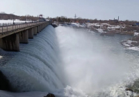 ​СҚО-дағы Сергеев су қоймасы толып, ернеуінен асты