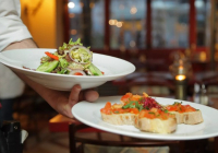 Ақтөбе облысында мейрамханада 100-ден астам адам уланып қалды