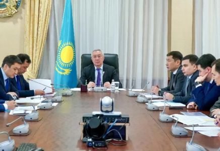 Серік Жұманғарин ферроқорытпа зауыттарына электр энергиясын төмендетілген тарифпен беруді тапсырды Серік Жұманғарин ферроқорытпа зауыттарына электр энергиясын төмендетілген тарифпен беруді тапсырды