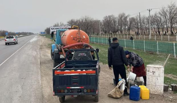 «ТАЗА ҚАЗАҚСТАН»: Саурандағы республикалық жолдарда тазалық жұмыстары жүргізілді