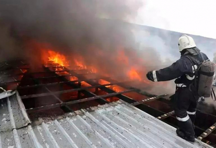 Алматыда техникалық қызмет көрсету станциясы өртенді 