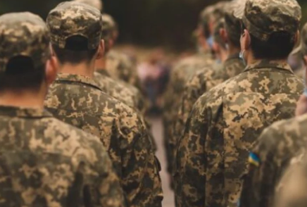 173 мың теңгеге дейін айыппұл: Әскерден жалтаруға көмектескендерге қандай жаза қарастырылған