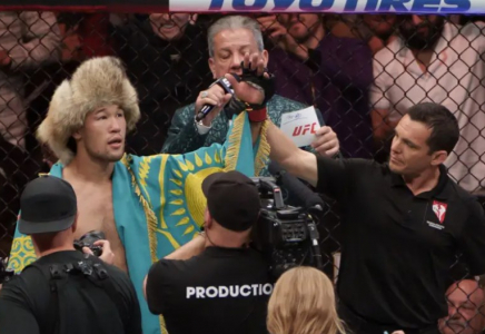 “Мұндай жанкүйерлер әлемде жоқ“: UFC аңыздары қазақстандықтарға тәнті болды