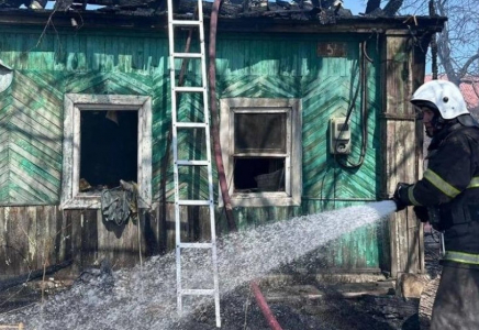 Өскеменде жер үй өртеніп, ер адамның денесі табылды