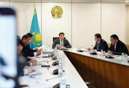ТҮРКІСТАН: Денсаулық сақтау саласындағы өзекті мәселелер талқыланды