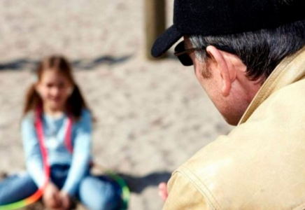 Павлодарда балабақша маңында қызға тиіскен ер адам іздестіріліп жатыр