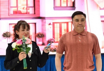 ​ШЫМКЕНТТЕ ТАҒЫ 30 ОТБАСЫ ЖАҢА ПӘТЕР КІЛТІНЕ ИЕ БОЛДЫ