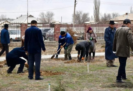 ЖАҢАРУ КҮНІ: Созақта 4 мыңнан астам ағаш көшеті отырғызылды
