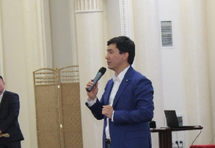 Қайрат Құдайберген шымкенттік 8 кәсіпкерге менторлық етеді