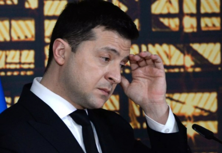 Зеленский Украинадағы әскери жағдайды ұзартуды ұсынды