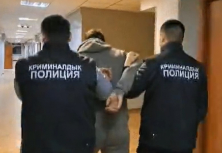 Қарағандыда белгісіз біреу ​​тұрғынға пышақпен шабуыл жасады