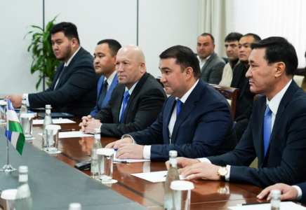 Түркістан облысының әкімі Өзбекстанға жұмыс сапарымен барды