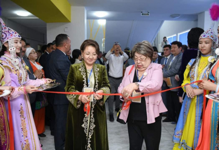 Шымкентте Өзбекәлі Жәнібек атындағы орталық ашылды