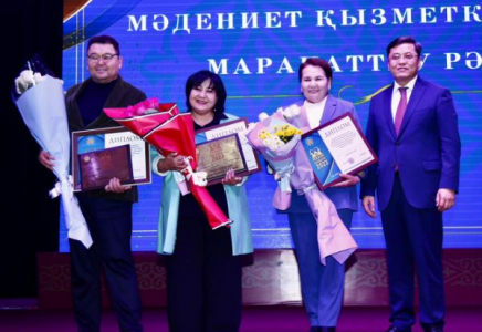 Түркістанда үздік мәдениет ұжымдары мен қызметкерлері марапатталды