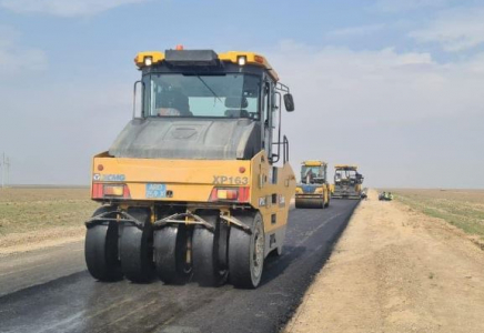 ТҮРКІСТАН: Созақта күре жолдар жөнделіп, ішкі көшеге асфальт төселеді