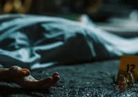 Өскеменде тұрғын үйлердің бірінің жанынан ер адамның мәйіті табылды