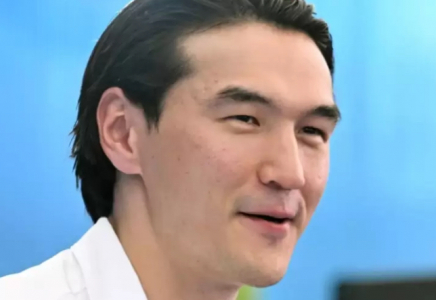 Сабуров Ресейге кіруге тыйым салынғаннан кейін Қазақстанға ұшып келді