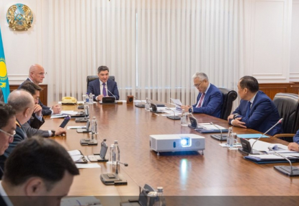 Олжас Бектенов өткізу пункттерін жаңғырту жөніндегі Президент тапсырмаларының орындалу барысы туралы жиын өткізді