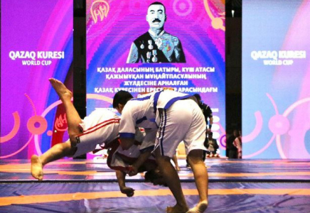 Түркістан төрінде Қажымұқан атындағы әлем кубогы басталды