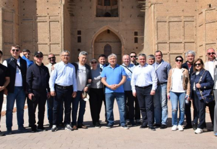 Еуразиялық үкіметаралық кеңес өкілдері Түркістандағы тарихи орындарды аралады