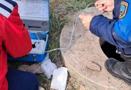 Павлодар облысында ер адамды топырақ үйіндісі басып қалды