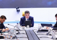 Олжас Бектенов сарапшылармен экономиканы дамыту мәселелерін талқылады