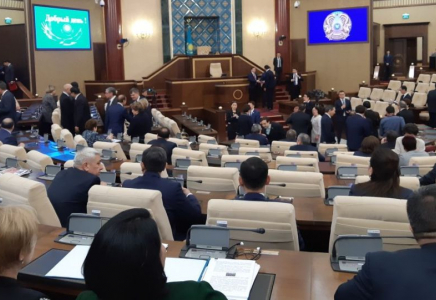 Бір айда екінші рет: Нұр-Сұлтанда парламент палаталарының бірлескен отырысы өтеді  