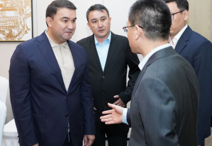 Нұралхан Көшеров Қытайда халықаралық бизнес өкілдерімен келіссөздер жүргізді