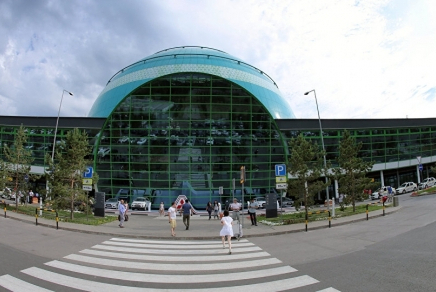 ​Назарбаев халықаралық әуежайында автотұрақта тұру 15 минут қана тегін болады