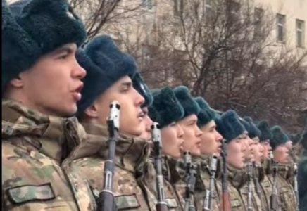 ​ШЫМКЕНТТЕ 400-ГЕ ЖУЫҚ ЖАС САРБАЗ ОТАНЫНА АДАЛ БОЛУҒА АНТ БЕРДІ