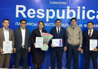 ​ТҮРКІСТАН: «Respublica» партиясының өкілдері ұлағатты ұстаздарға құрмет көрсетті