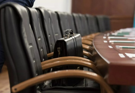 Қазақстандық әкімдердің орташа жасы белгілі болды