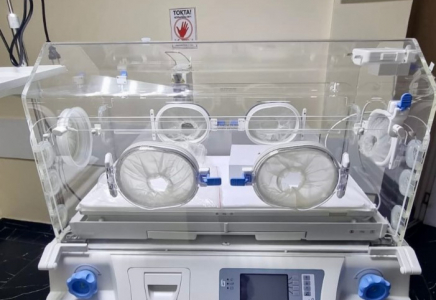 Шымкентте жаңа туған нәрестелердің өмірін сақтауға заманауи жабдықтар табысталды