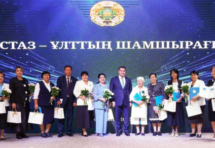 Түркістанда ұлағатты ұстаздар ұлықталды